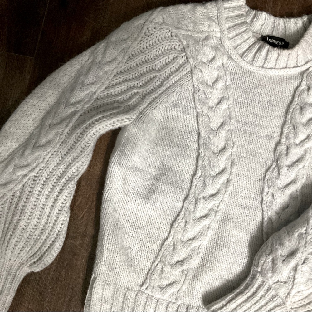 Express Chunky Crew Neck Cable Knit Sweater Gray S